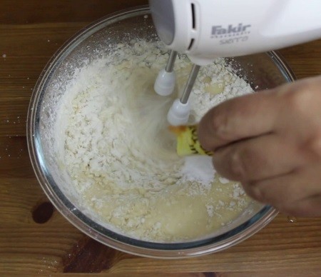 kuru üzümlü kek