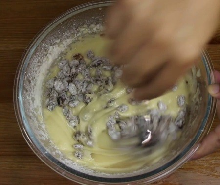 kuru üzümlü kek