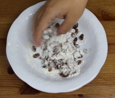 kuru üzümlü kek
