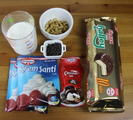 KOLAY HALLEYLİ PASTA KOLAY HALLEYLİ PASTA