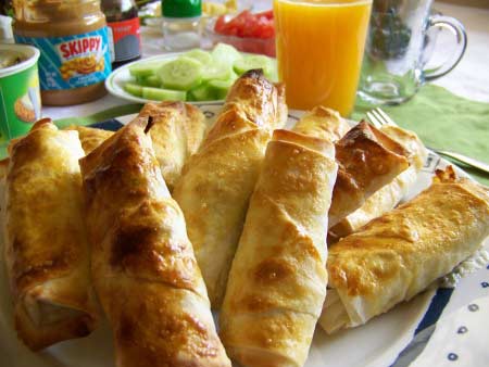 Peynirli Sucuklu Börek