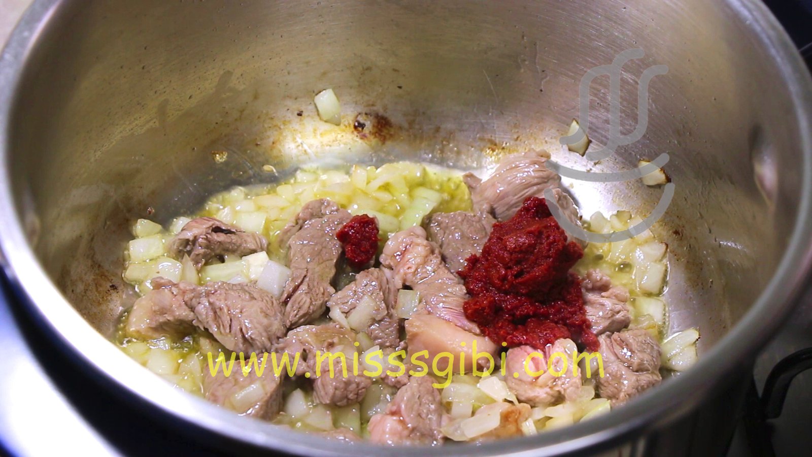 etli bezelye yemegi tarifi misssgibi yemek tarifleri
