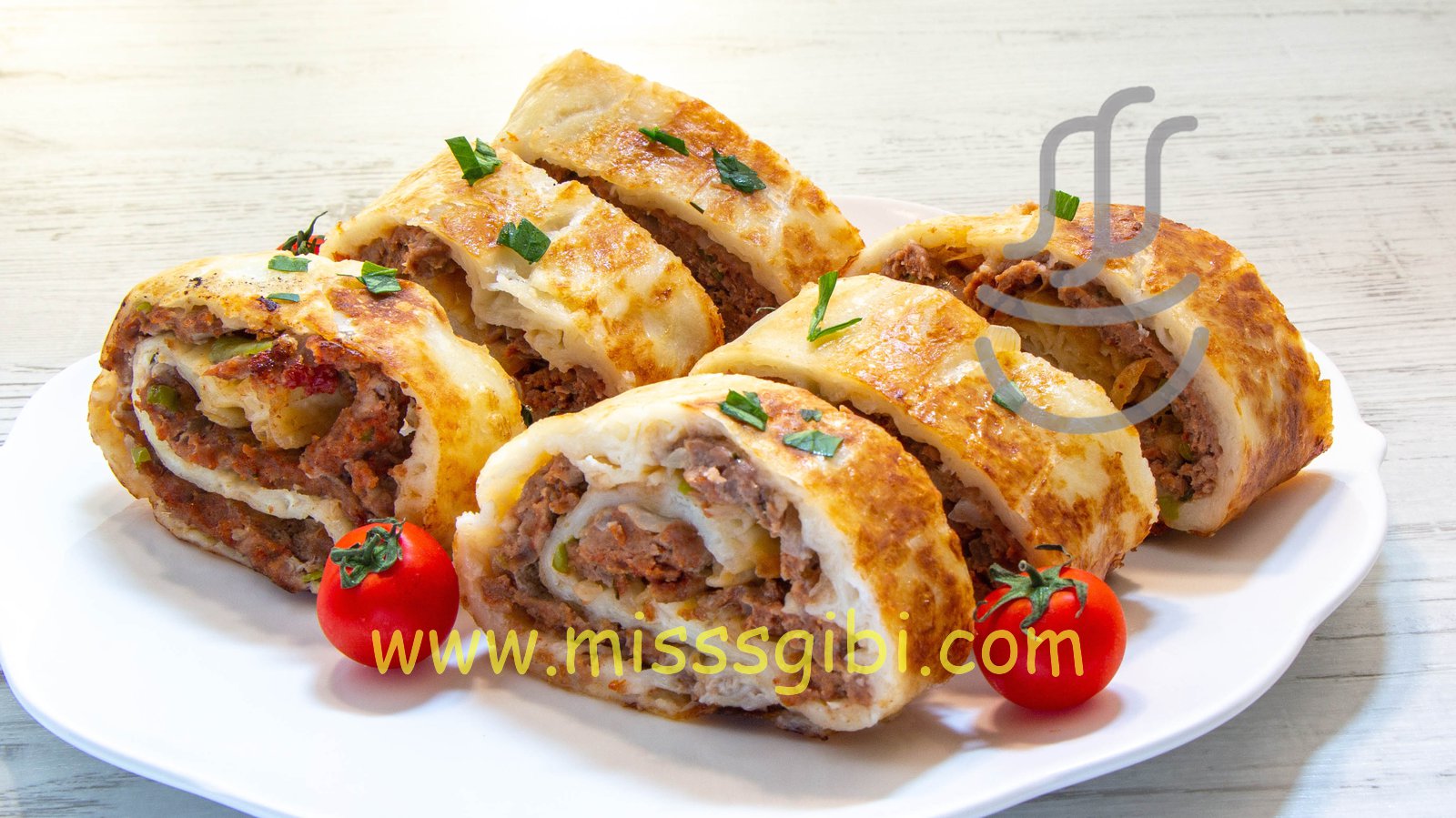 Lahmacun Böreği Tarifi MisssGibi Yemek Tarifleri